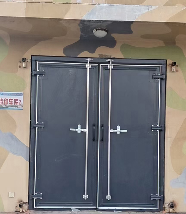 和田县工业平开门