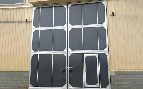 厂房和田县工业门选择与维护全解析：提升效率与安全的关键要素