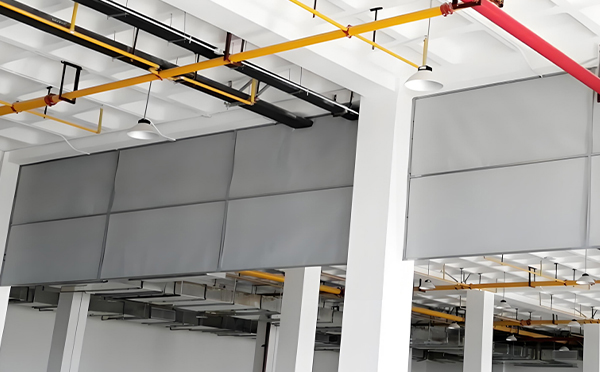 商场防烟分区常闭节点：和田县挡烟垂壁高度与控制器接线图解