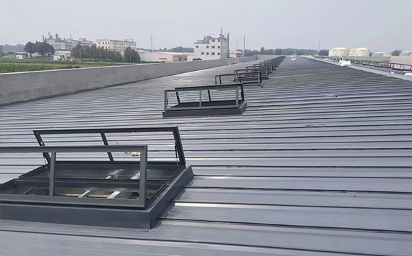 某中学室内体育馆和田县排烟窗改造项目