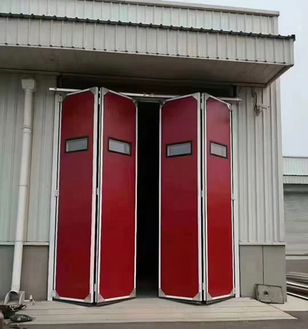 和田县工业折叠门在大型装配车间出入口的应用实例