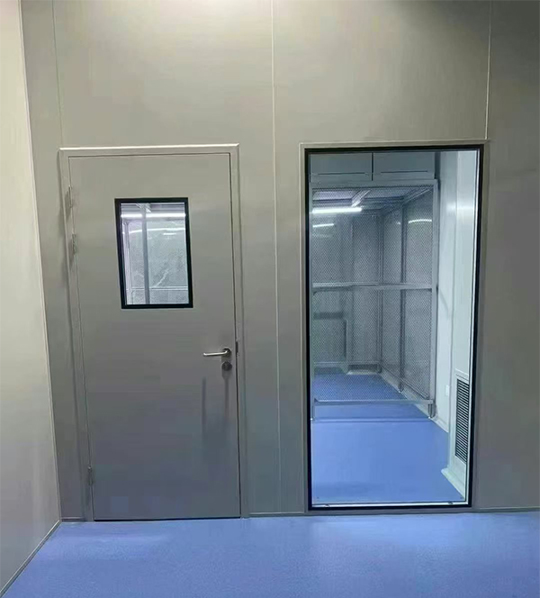 学校教学楼完成和田县防火门标准化安装 学校教学楼完成和田县防火门标准化安装